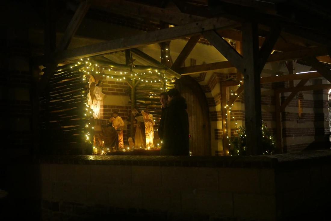 Crèche de Noël illuminée