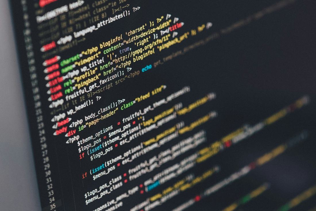 Écran de code informatique