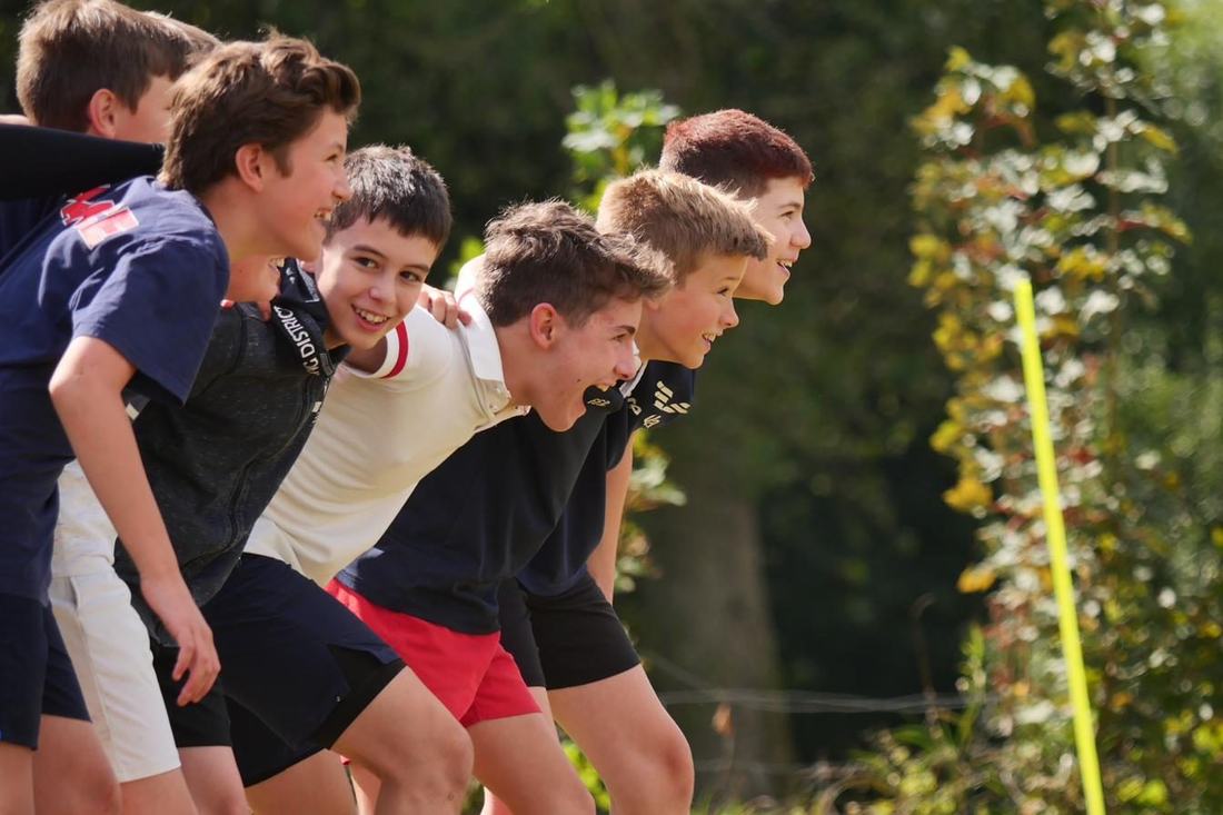 Élèves au départ d’une course dans le parc